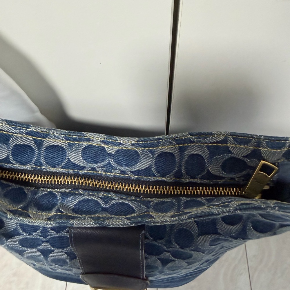 Authentic. Coach Tali bucket bag in Denim and Leather - Picture 8 of 13